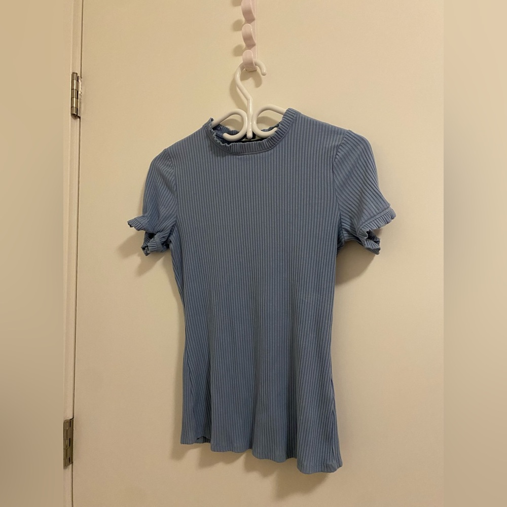 3/$20 rw&co baby blue and brown ribbed mock neck body con t shirt bundle